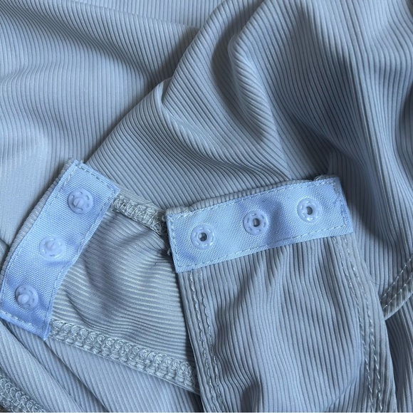 SHEIN WHITE ONE SLEEVE RIBBED BODYSUIT SIZE XS - Picture 6 of 6